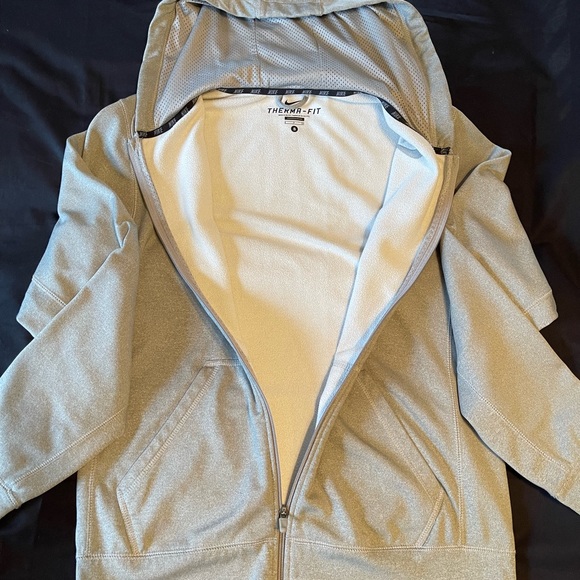 NIKE THERMA-FIT GREY FULL ZIP UP HOODIE - Picture 8 of 10